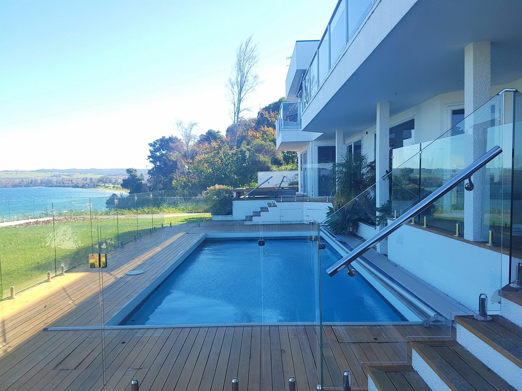 Spectacular Lakefront Home Taupo Exterior photo