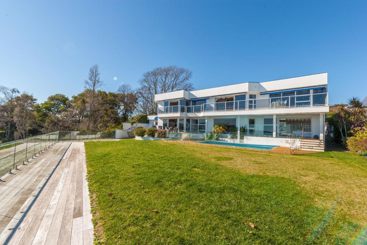 Spectacular Lakefront Home Taupo Exterior photo